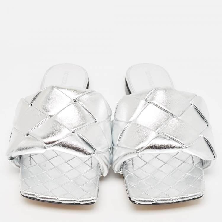 Pre Owned Bottega Veneta Silver Intrecciato Leather Lido Flat Slides Size 38