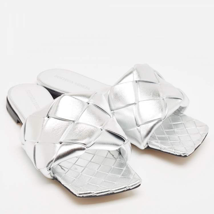 Pre Owned Bottega Veneta Silver Intrecciato Leather Lido Flat Slides Size 38