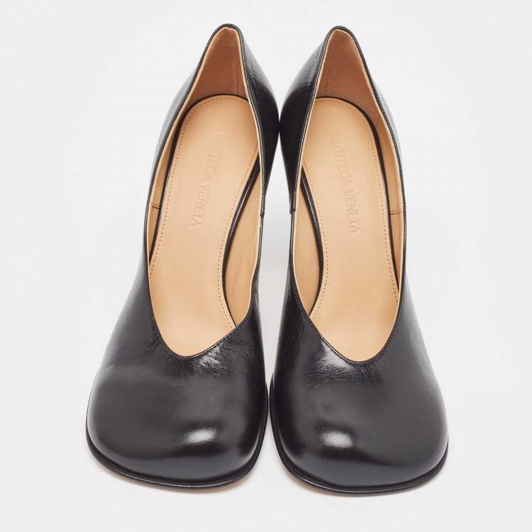 Pre Owned Bottega Veneta Black Leather Square Toe Pumps Size 37
