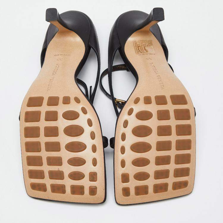 Pre Owned Bottega Veneta Leather Ankle Strap Thong Sandals 35