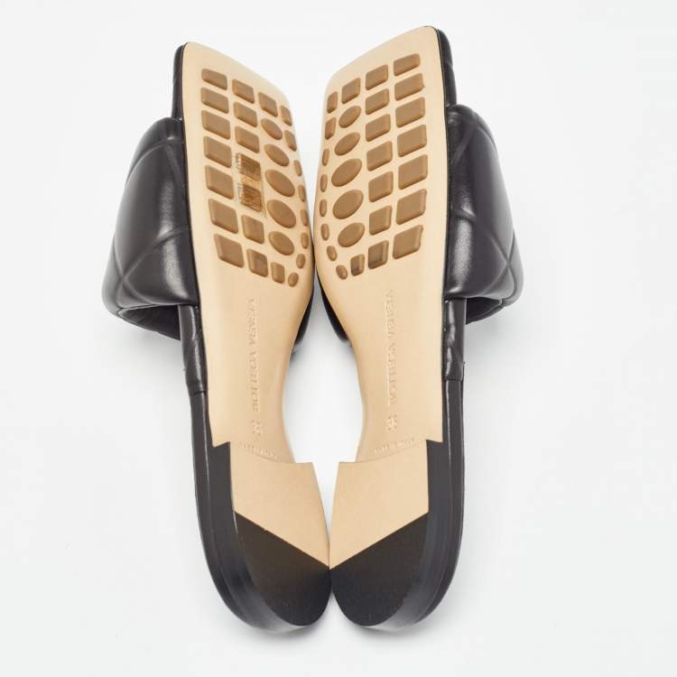 Pre Owned Bottega Veneta Black Leather Lido Flat Slides Size 36