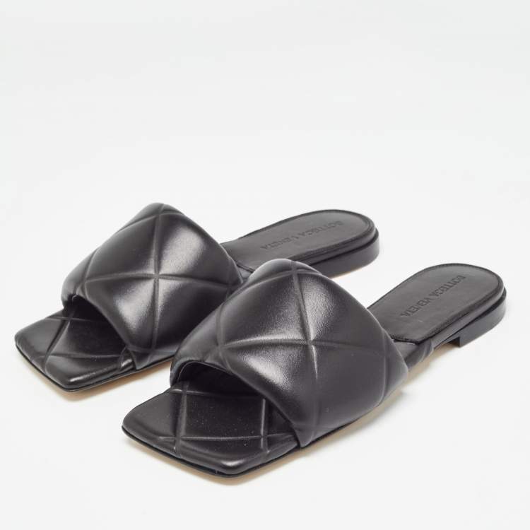 Pre Owned Bottega Veneta Black Leather Lido Flat Slides Size 36