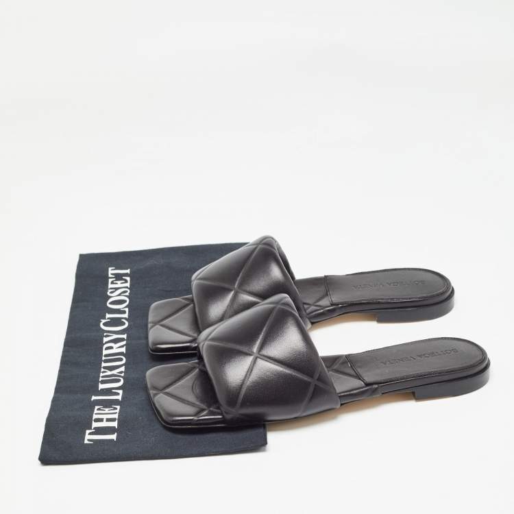Pre Owned Bottega Veneta Black Leather Lido Flat Slides Size 36