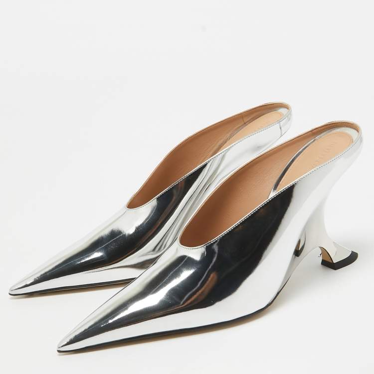 Pre Owned Bottega Veneta Sliver Leather Mules Size 39 