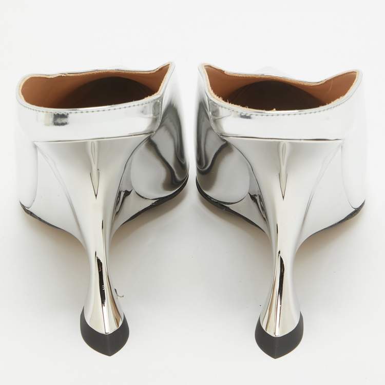 Pre Owned Bottega Veneta Sliver Leather Mules Size 39 