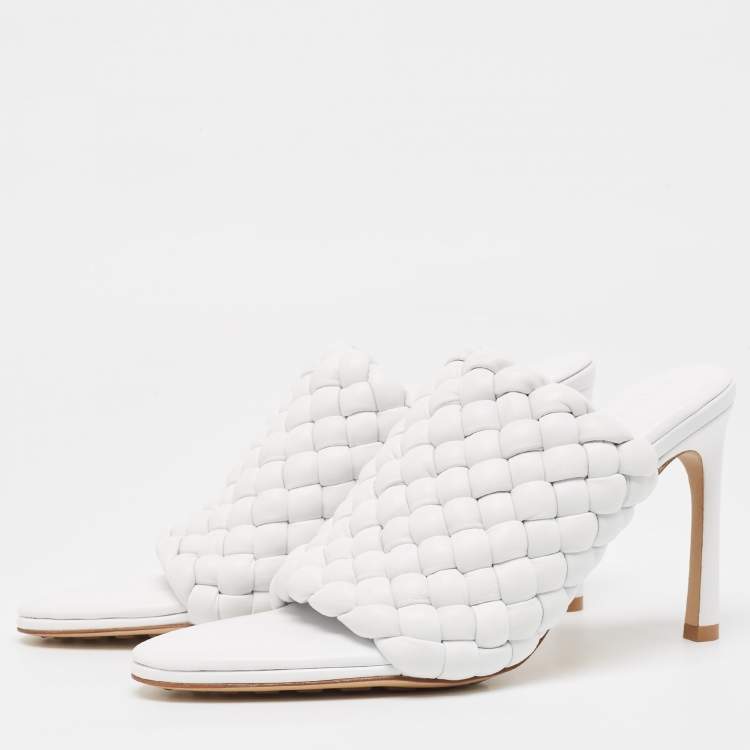 Pre Owned Bottega Veneta White Quilted Leather Curve Slide Sandals Size 36
