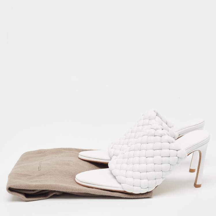 Pre Owned Bottega Veneta White Quilted Leather Curve Slide Sandals Size 36