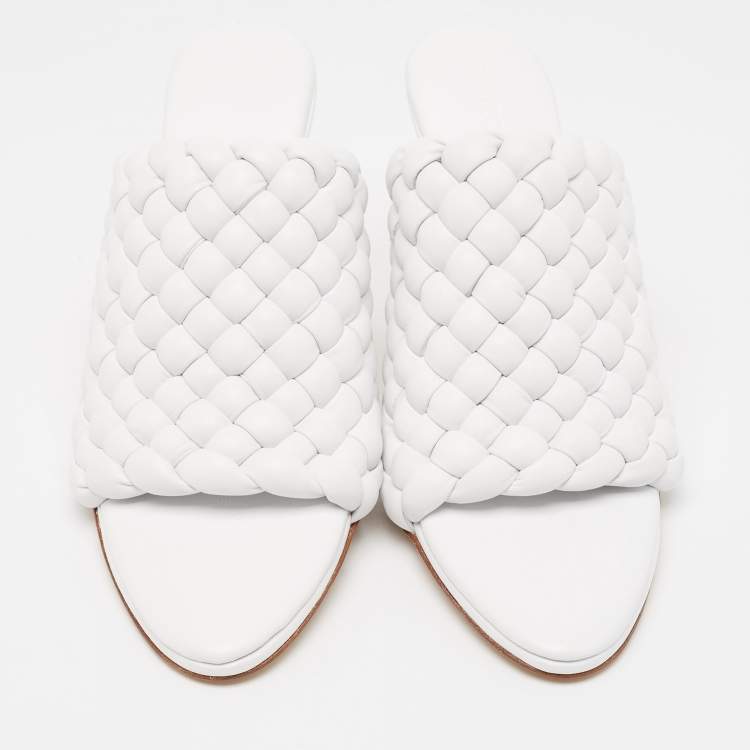 Pre Owned Bottega Veneta White Quilted Leather Curve Slide Sandals Size 36