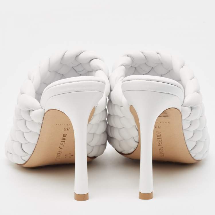 Pre Owned Bottega Veneta White Quilted Leather Curve Slide Sandals Size 36