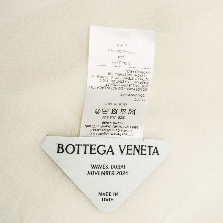 Pre Owned Bottega Veneta Cream Cashmere Scarf 