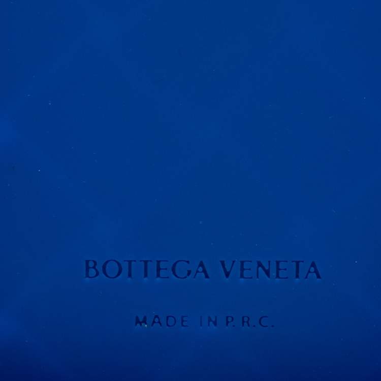 Pre Owned Bottega Veneta Blue Intrecciato Rubber iPhone 13 Case