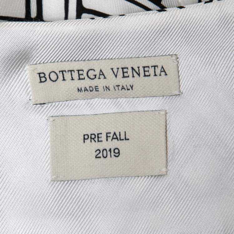 Pre Owned Bottega Veneta Monochrome Printed Silk Wrap Over Top M