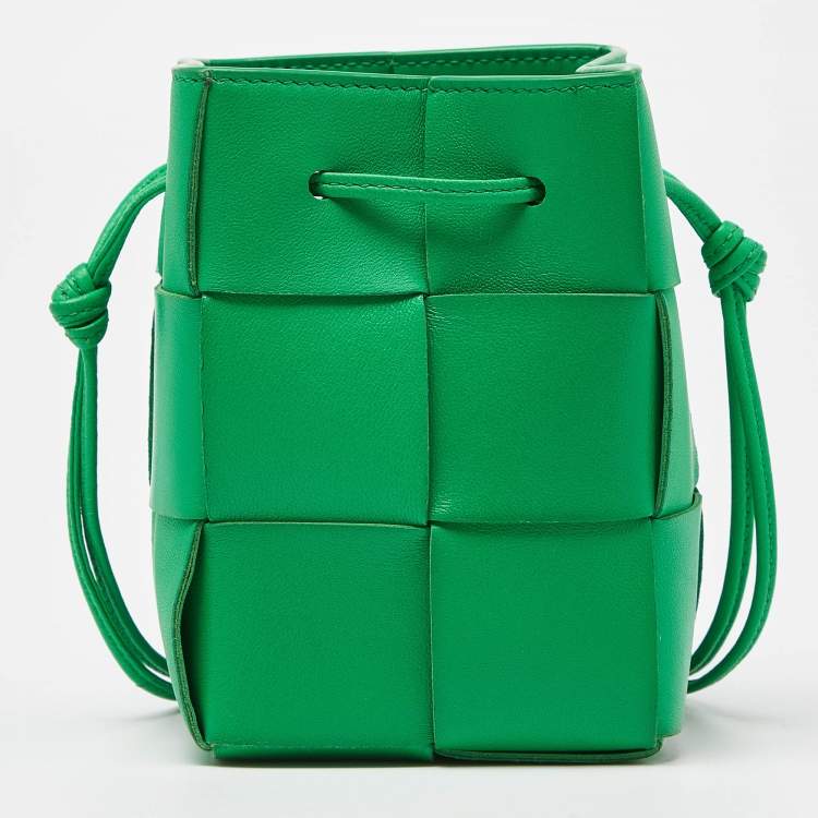Pre Owned Bottega Veneta Green Intrecciato Leather Mini Cassette Bucket Bag