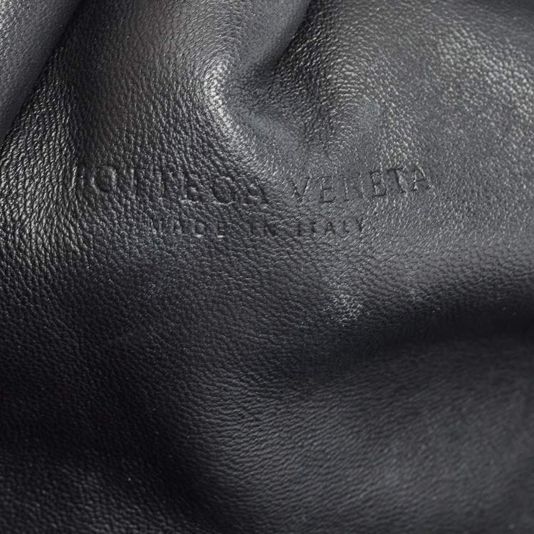 مملوكة مسبقًا Bottega Veneta Black Intrecciato Leather Classic Pouch