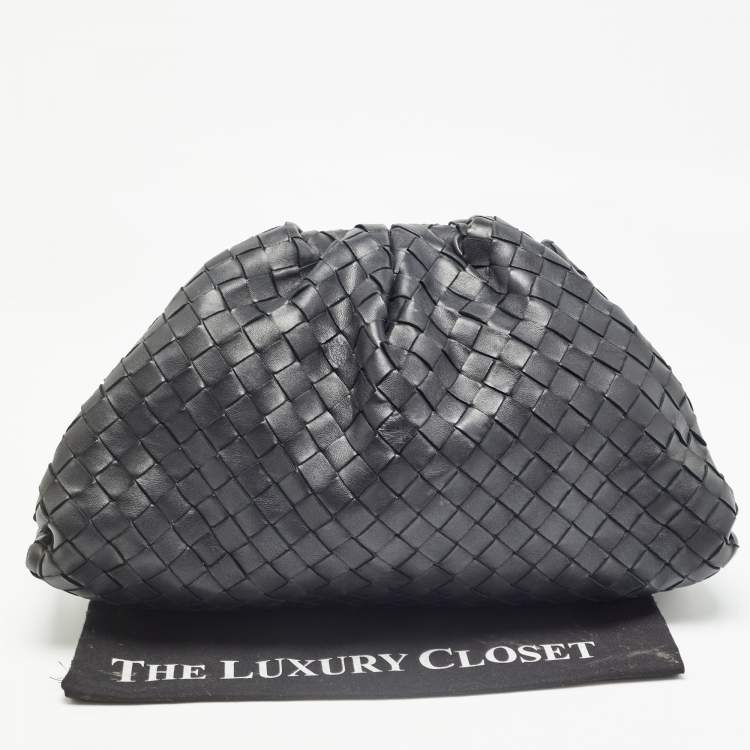 مملوكة مسبقًا Bottega Veneta Black Intrecciato Leather Classic Pouch