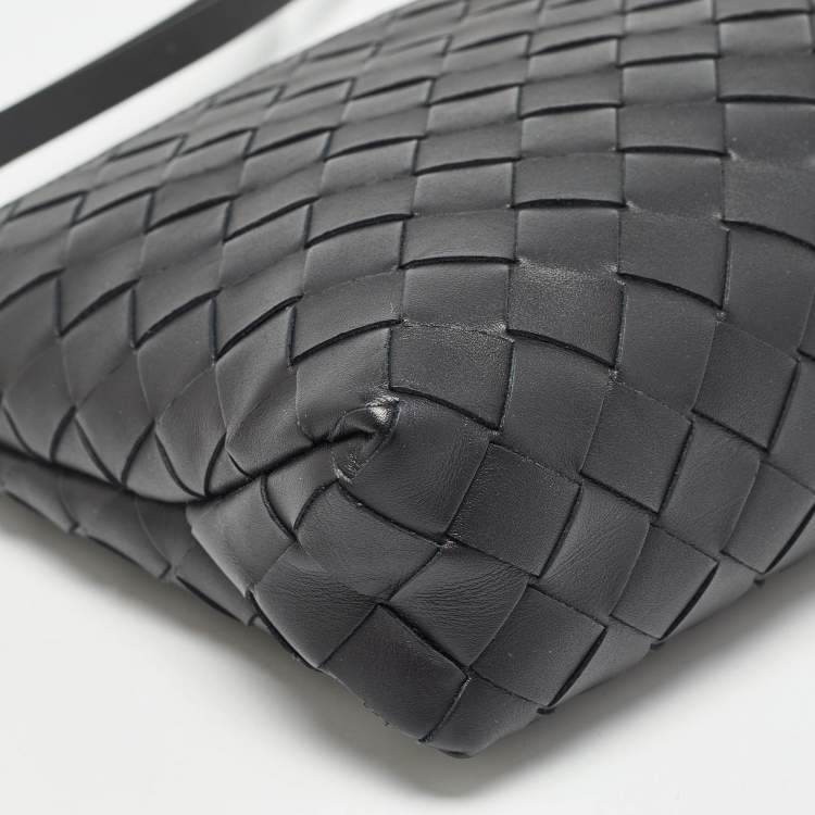 Pre Owned Bottega Veneta Black Intrecciato Leather Prism Wristlet Pouch 