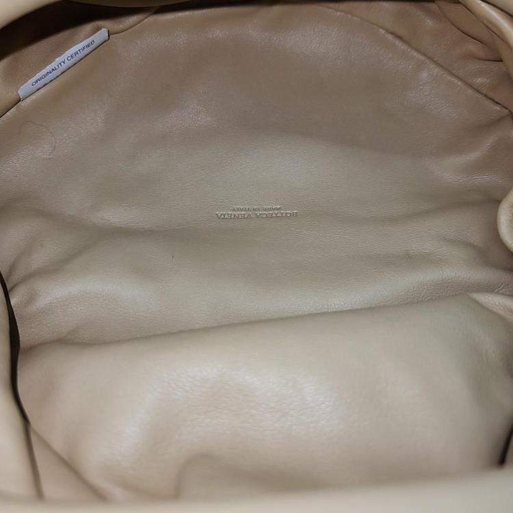 Pre Owned Bottega Veneta Beige Leather Belt Chain Pouch
