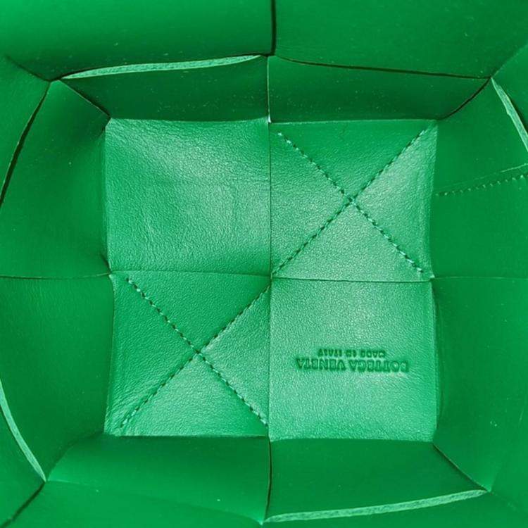 Pre Owned Bottega Veneta Green Woven Leather Cassette Bucket Bag