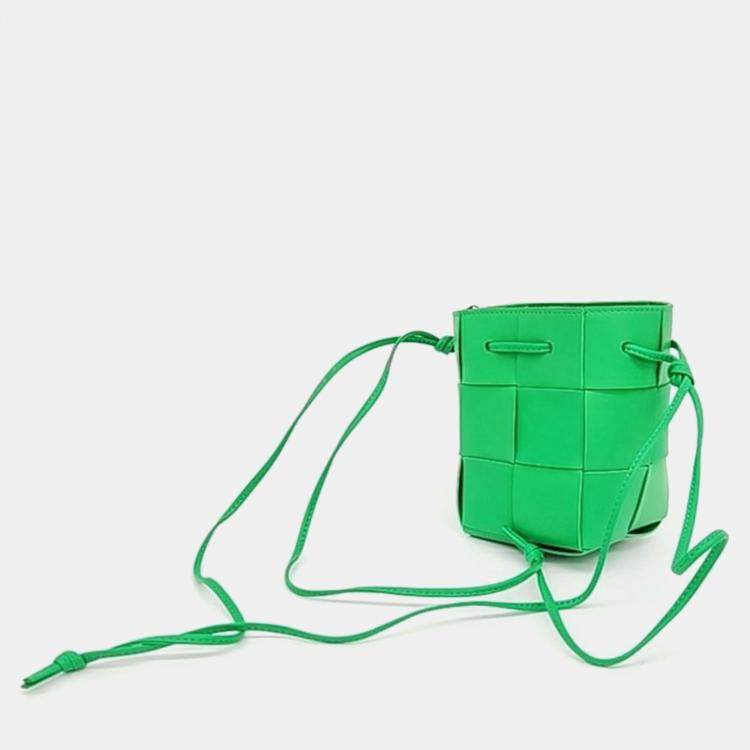 Pre Owned Bottega Veneta Green Woven Leather Cassette Bucket Bag