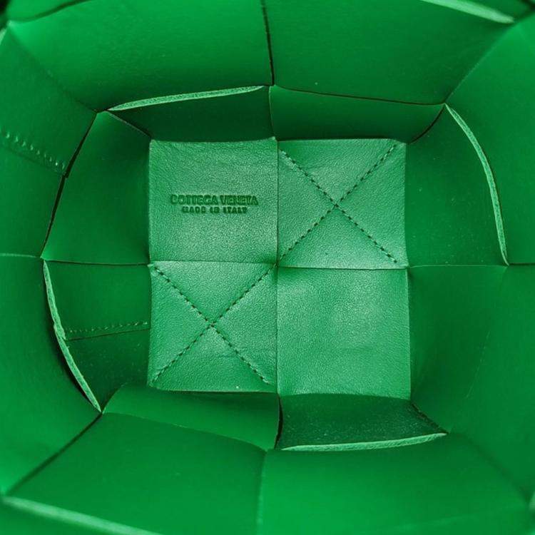 Pre Owned Bottega Veneta Green Woven Leather Cassette Bucket Bag
