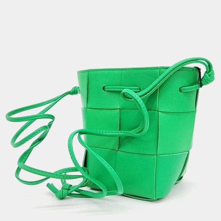 Pre Owned Bottega Veneta Green Woven Leather Cassette Bucket Bag