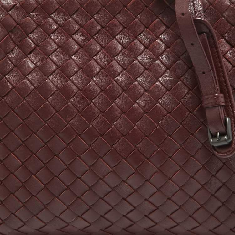 Pre Owned Bottega Veneta Dark Red Intrecciato Leather Nodini Crossbody Bag