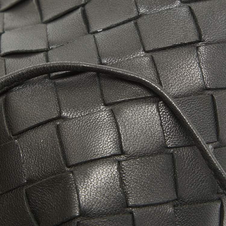 Pre Owned Bottega Veneta Black Intrecciato Leather Mini The Pouch Bag