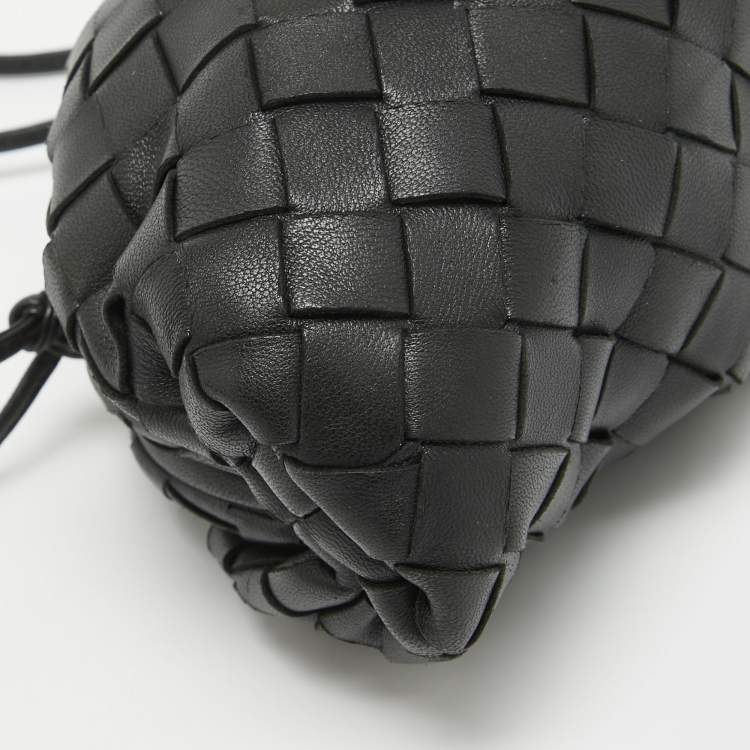 Pre Owned Bottega Veneta Black Intrecciato Leather Mini The Pouch Bag