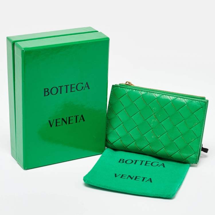 Pre Owned Bottega Veneta Green Intrecciato Leather Bifold Wallet