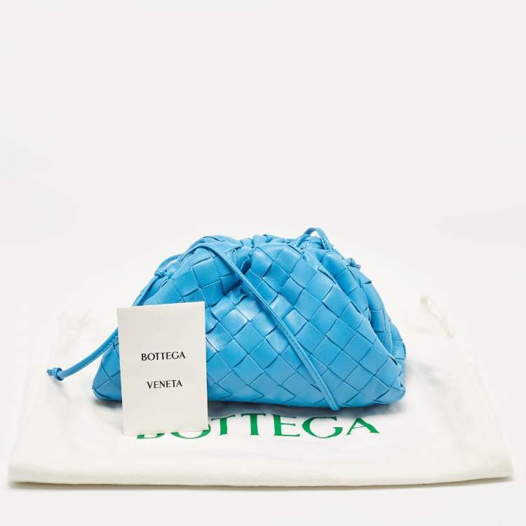 Pre Owned Bottega Veneta Blue Intrecciato Leather Mini The Pouch Bag