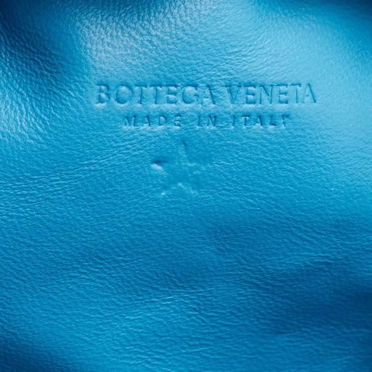 Pre Owned Bottega Veneta Blue Intrecciato Leather Mini The Pouch Bag