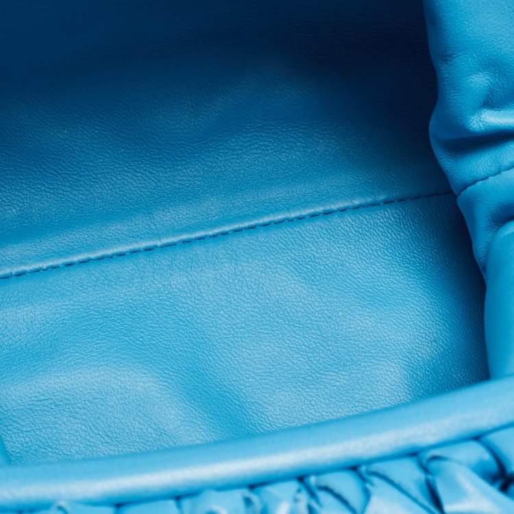 Pre Owned Bottega Veneta Blue Intrecciato Leather Mini The Pouch Bag