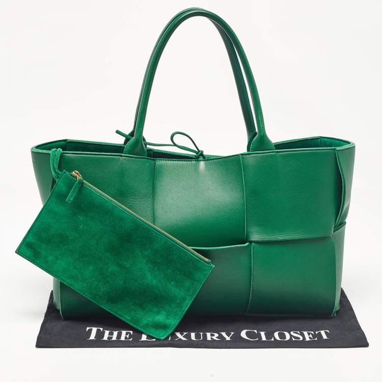 Pre Owned Bottega Veneta Green Intrecciato Leather Medium Arco Tote