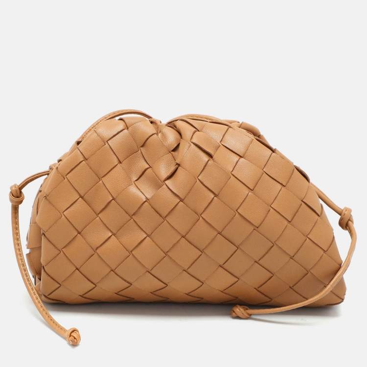 Pre Owned Bottega Veneta Brown Intrecciato Leather The Pouch Shoulder Bag