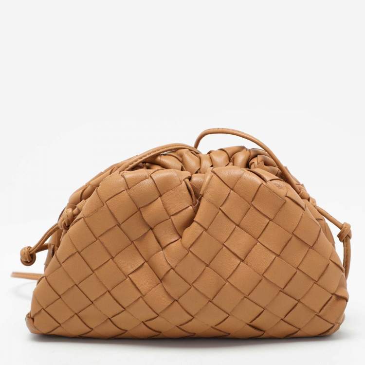 Pre Owned Bottega Veneta Brown Intrecciato Leather The Pouch Shoulder Bag