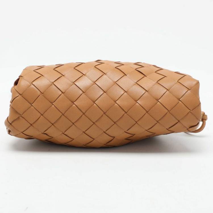 Pre Owned Bottega Veneta Brown Intrecciato Leather The Pouch Shoulder Bag