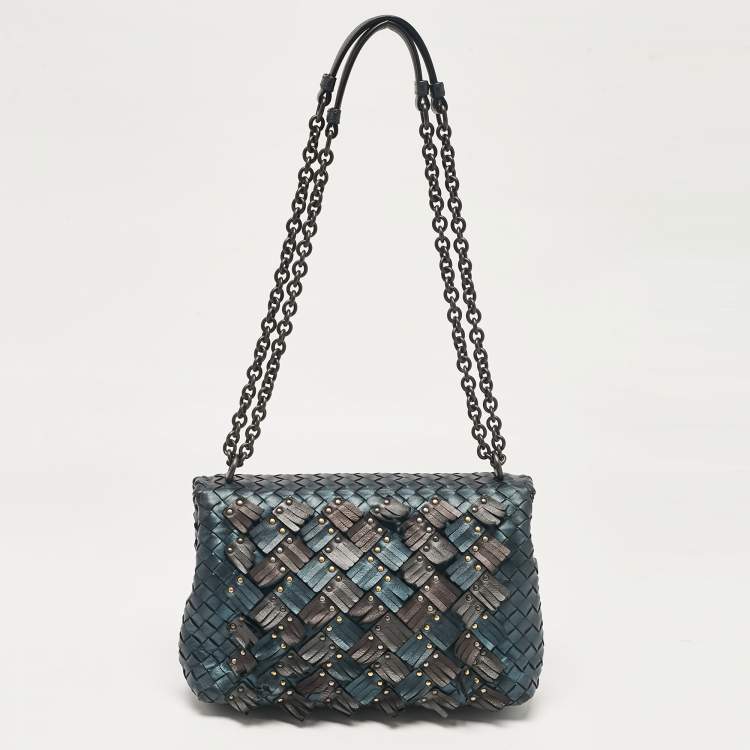مملوكة مسبقًا Bottega Veneta Metallic Intrecciato Leather Small Fringe Olimpia Shoulder Bag