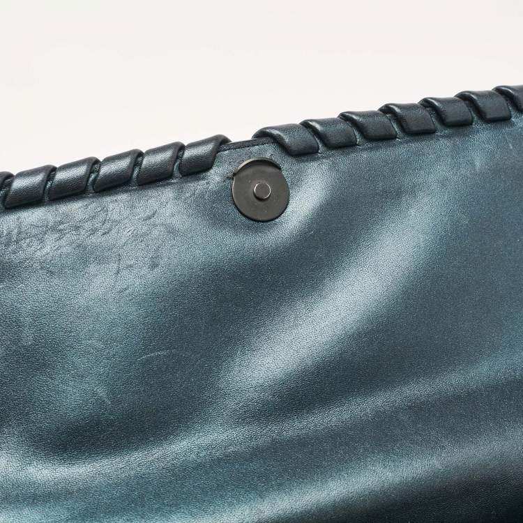 مملوكة مسبقًا Bottega Veneta Metallic Intrecciato Leather Small Fringe Olimpia Shoulder Bag