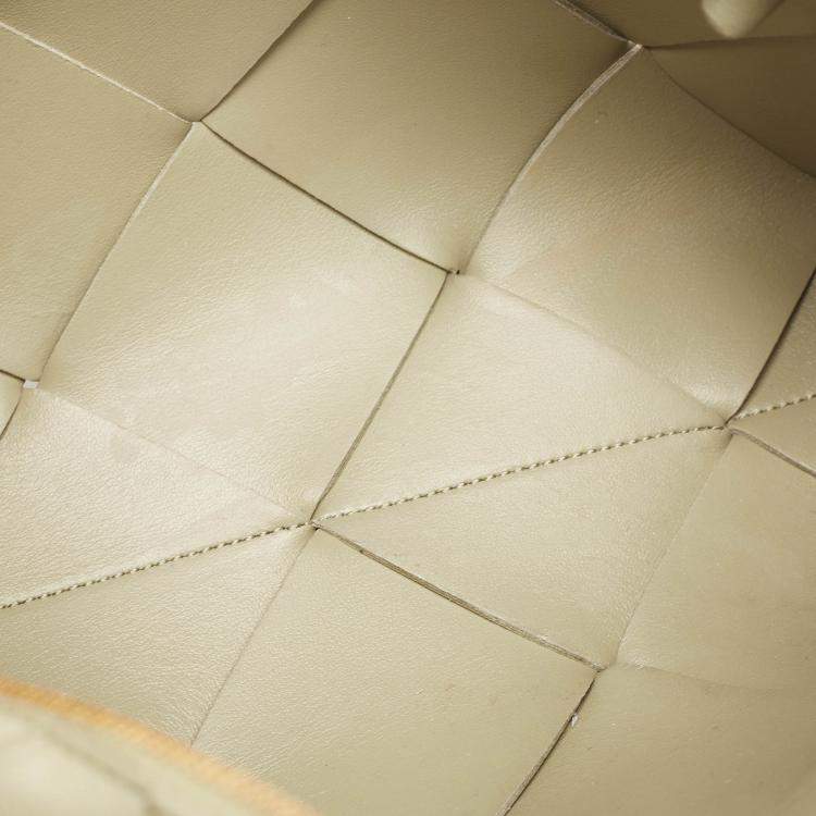 Pre Owned Bottega Veneta Light Green Intreccio Leather Small Cassette Camera Bag