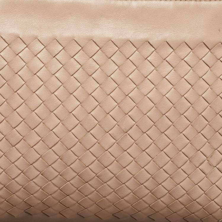 Pre Owned Bottega Veneta Beige Intrecciato Leather Zip Wristlet Pouch