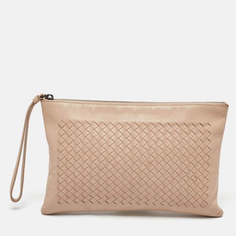 Pre Owned Bottega Veneta Beige Intrecciato Leather Zip Wristlet Pouch