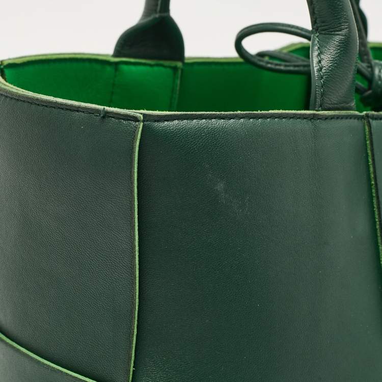 Pre Owned Bottega Veneta Dark Green Intreccio Leather Small Arco Tote