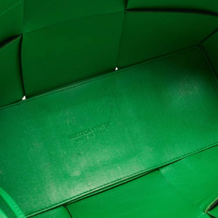 Pre Owned Bottega Veneta Dark Green Intreccio Leather Small Arco Tote