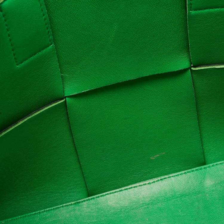 Pre Owned Bottega Veneta Dark Green Intreccio Leather Small Arco Tote