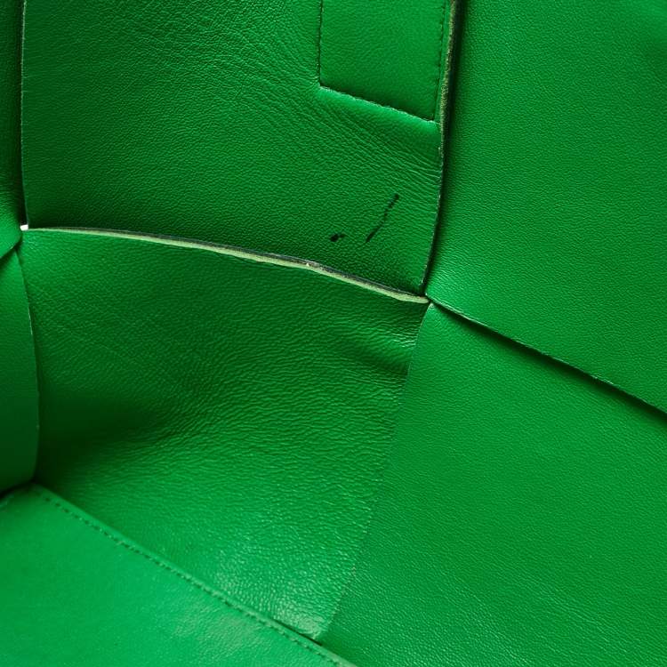 Pre Owned Bottega Veneta Dark Green Intreccio Leather Small Arco Tote