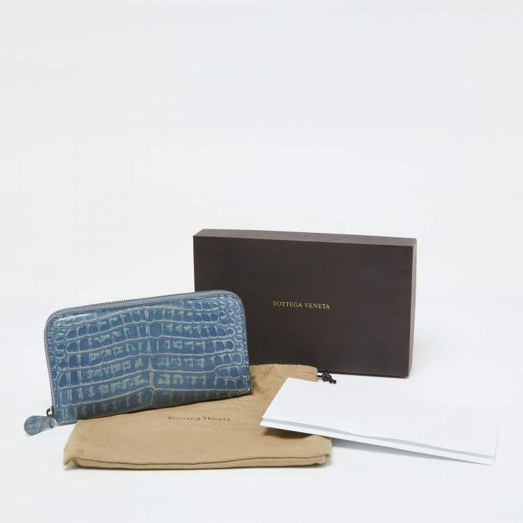 Pre Owned Bottega Veneta Blue Crocodile Zip Around Wallet