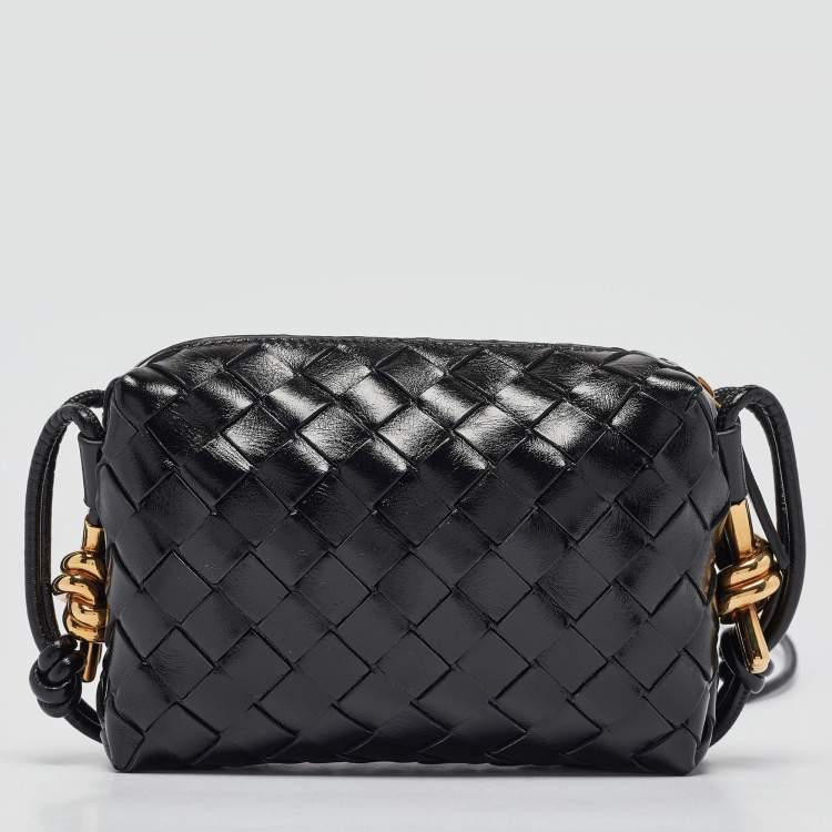 Pre Owned Bottega Veneta Black Glossy Intrecciato Leather Mini Loop Camera Bag