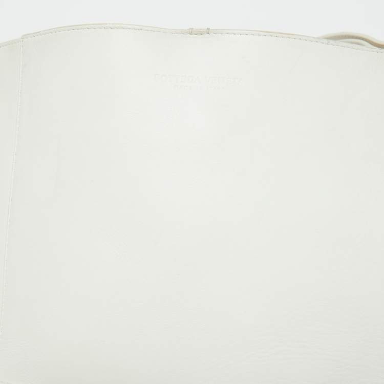 Pre Owned Bottega Veneta White Leather Shoulder Bag