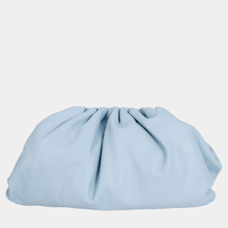مملوكة مسبقًا Bottega Veneta Blue Leather The Pouch Bag