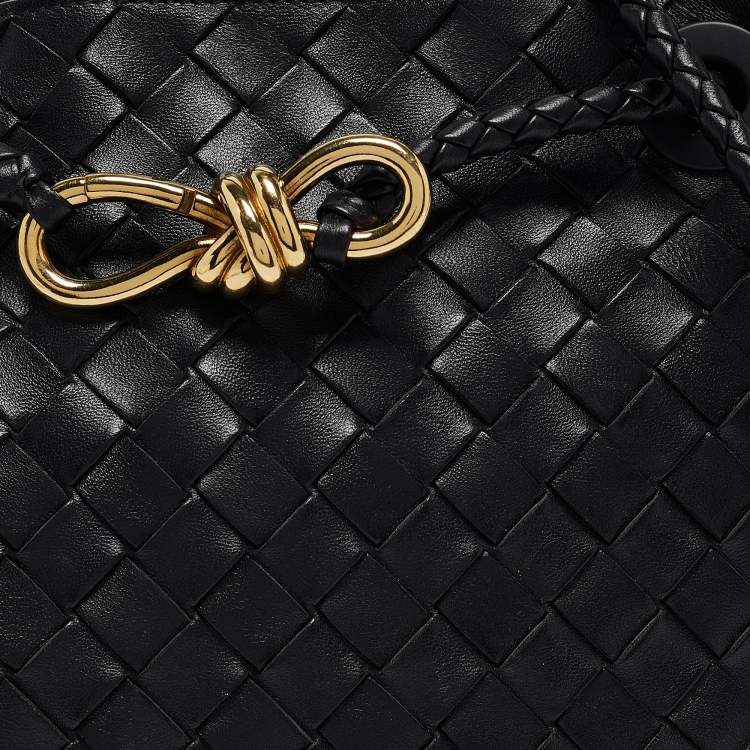 Pre Owned Bottega Veneta Black Intrecciato Leather Small Andiamo Top Handle Bag